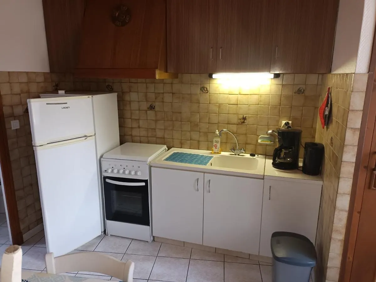 Villa Type 2 à Vic-sur-Cère France